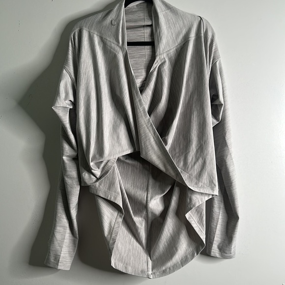 ZYIA active gray top size medium active wear - Picture 9 of 11